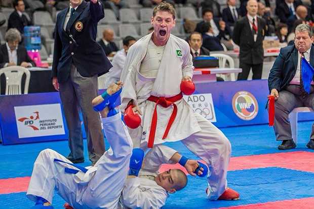 Karateca viaja para Mundial, na Alemanha
