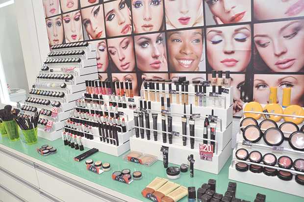 Yes! Cosmetics procura novas revendedoras