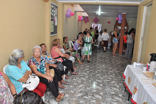 Associação dos idosos realiza dia de ação social para as mulheres