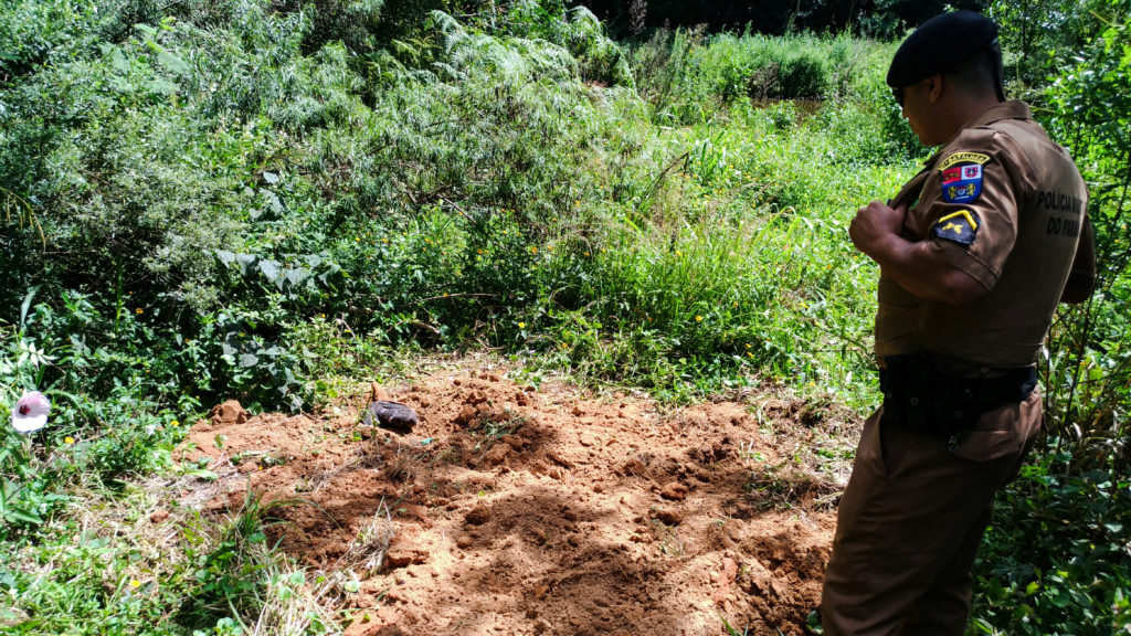 Agricultor encontra corpo de rapaz em cova rasa