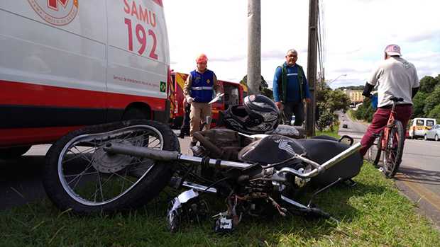 Motociclista morre após pancada na Manoel Ribas