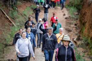 Araucarienses preferiram espantar o frio participando da 8ª Caminhada Internacional na Natureza
