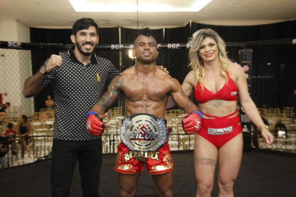 Carniça conquista cinturão em evento de luta em Manaus