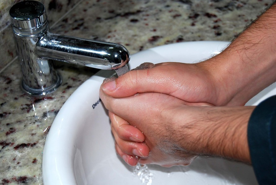 Saúde reforça importância de lavar as mãos para evitar doenças