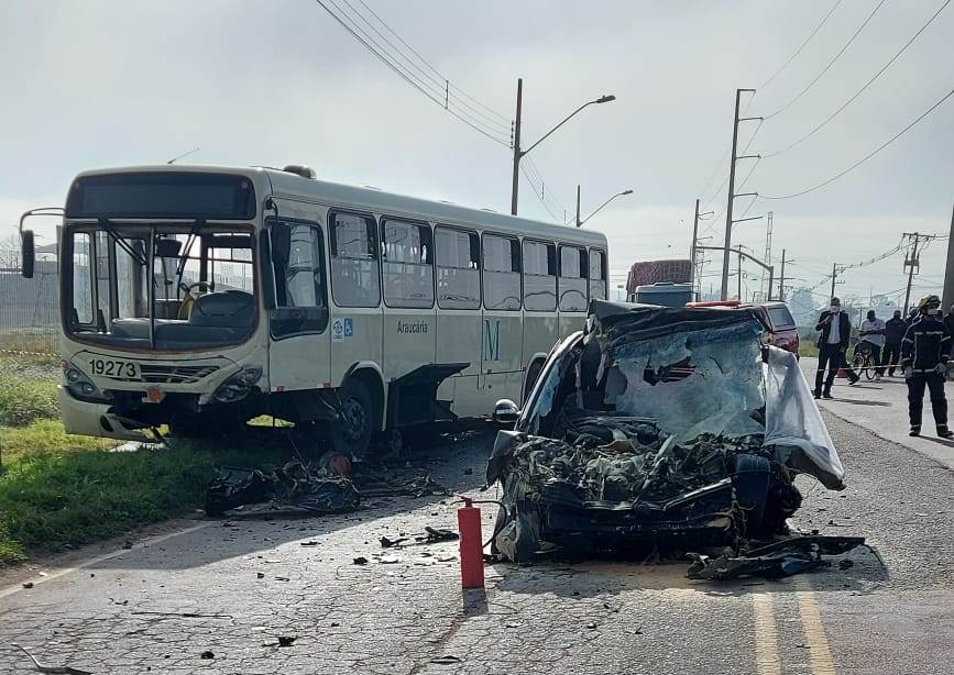 Colisão entre ônibus e Hyundai deixa uma pessoa morta