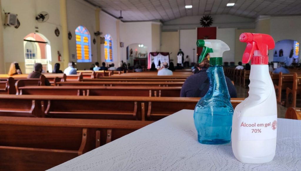 Igrejas de Araucária planejam retomada das missas presenciais