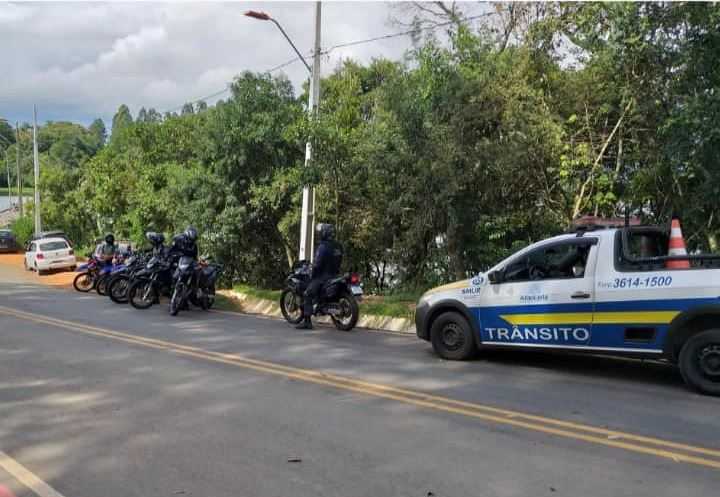 Departamento de Trânsito e GM fecham o cerco contra "jecaboys" que circulam em motos com “escapamento aberto”