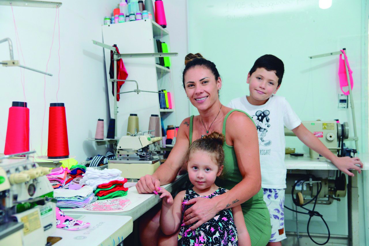 Empreendedora desenvolveu modelo especial de máscaras e bombou suas vendas pela internet