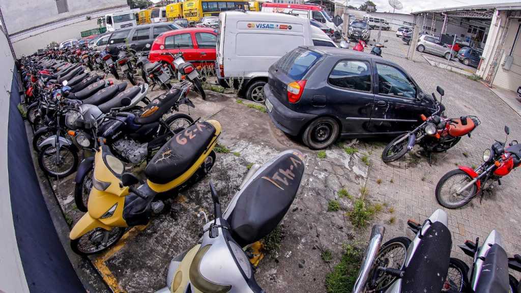 Blitz de trânsito levam à descoberta de motos 'clonadas' em Araucária
