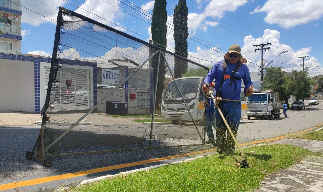 Roçada percorre bairros da cidade