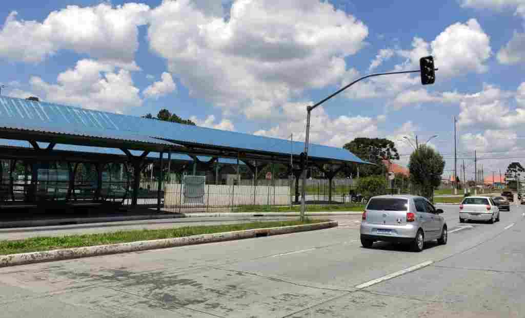 Semáforo desligado atrapalha motoristas do Ligeirinho