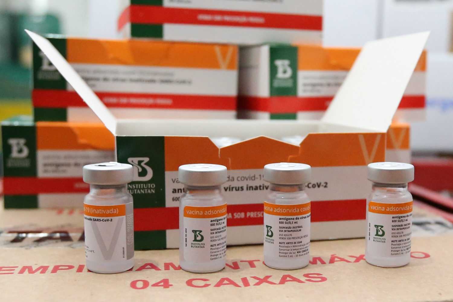 Paraná recebe nova remessa e ultrapassa 1 milhão de doses de vacina