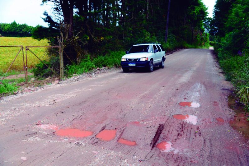Moradores pedem asfalto na Estrada do Caulim e SMOP diz que tem projeto em andamento
