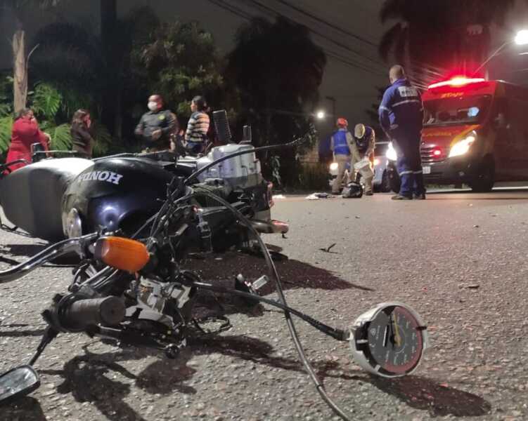 Motociclista fica gravemente ferido em acidente no bairro Estação
