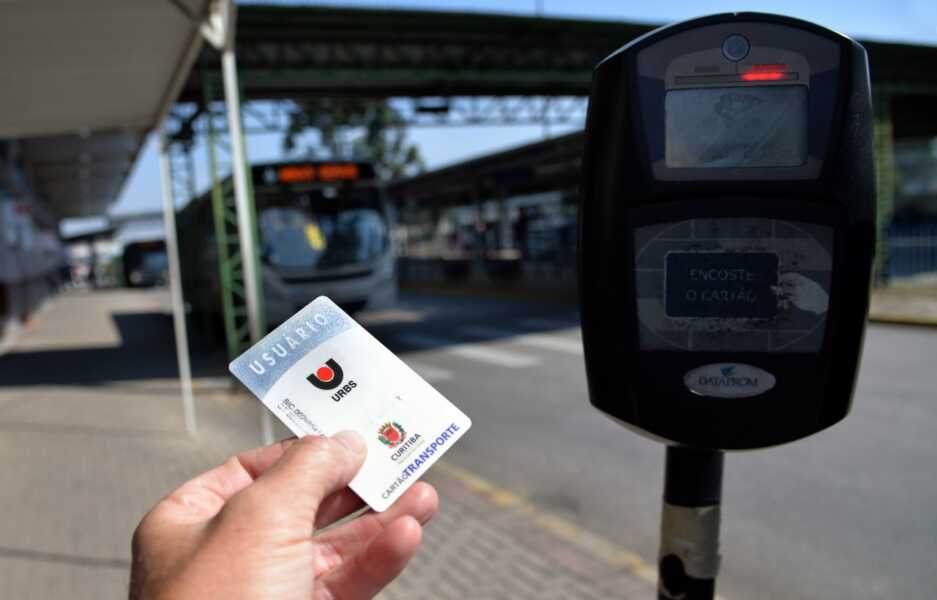 URBS proíbe que ônibus do TRIAR utilizem seus cartões-transporte