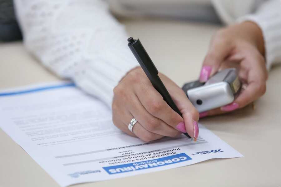 Declaração para vacinação de pessoas com doenças crônicas e gestantes está disponível online