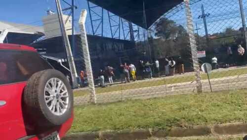 Escola de futebol se pronuncia sobre aglomerações envolvendo quadra no Barigui