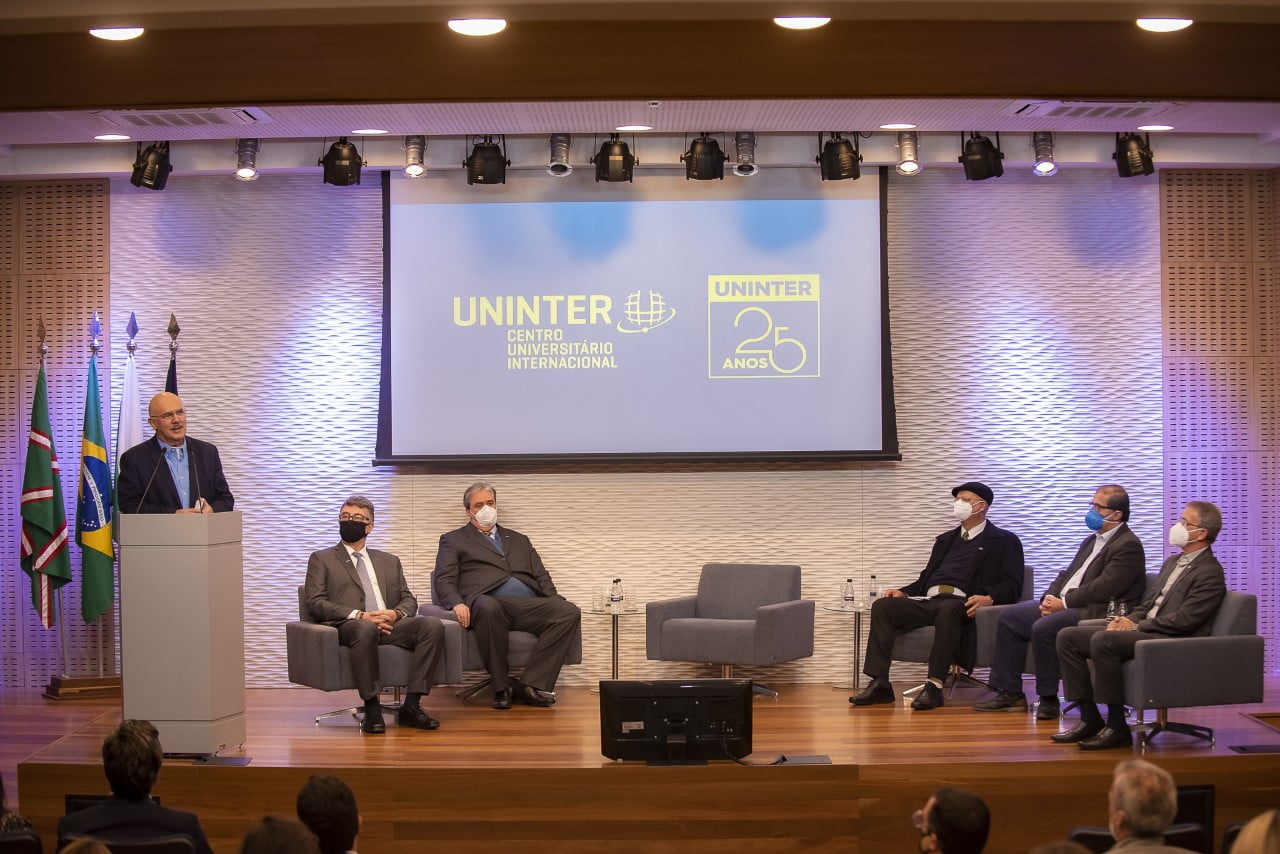 Em Curitiba, Ministro da Educação participou de evento de celebração dos 25 anos da Uninter