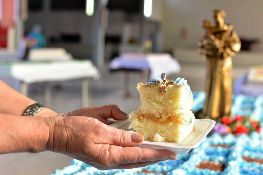 Paróquias de Araucária se preparam para a venda do bolo de Santo Antônio