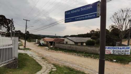 Ausência de asfalto na rua Alberto Soczek gera indignação entre moradores