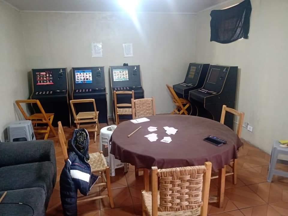 GM apreende máquinas de caça níqueis em bar localizado no jardim Iguaçu