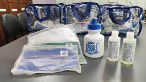 Escolas da rede municipal começam a receber kits de higiene para as crianças