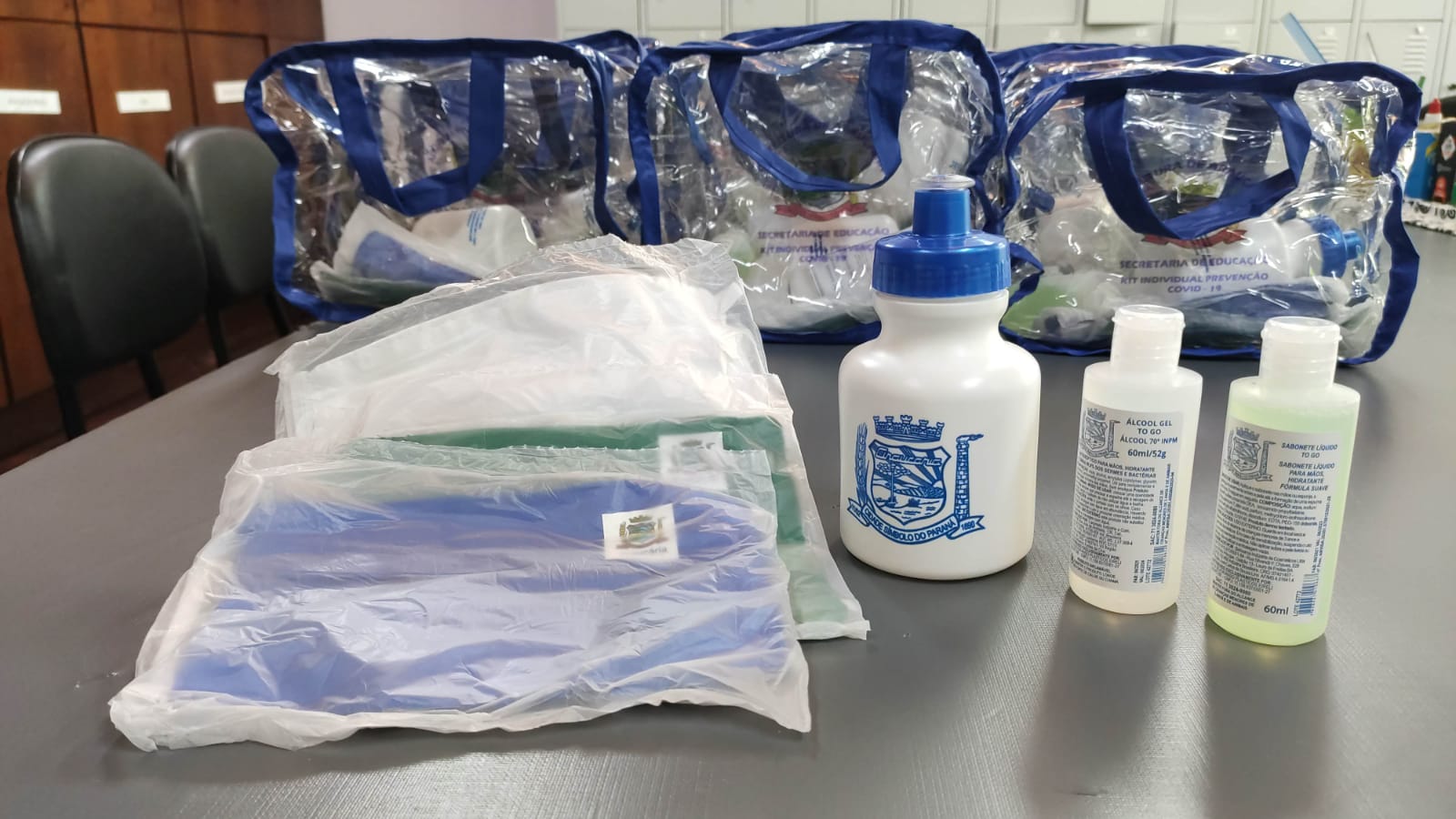 Escolas da rede municipal começam a receber kits de higiene para as crianças