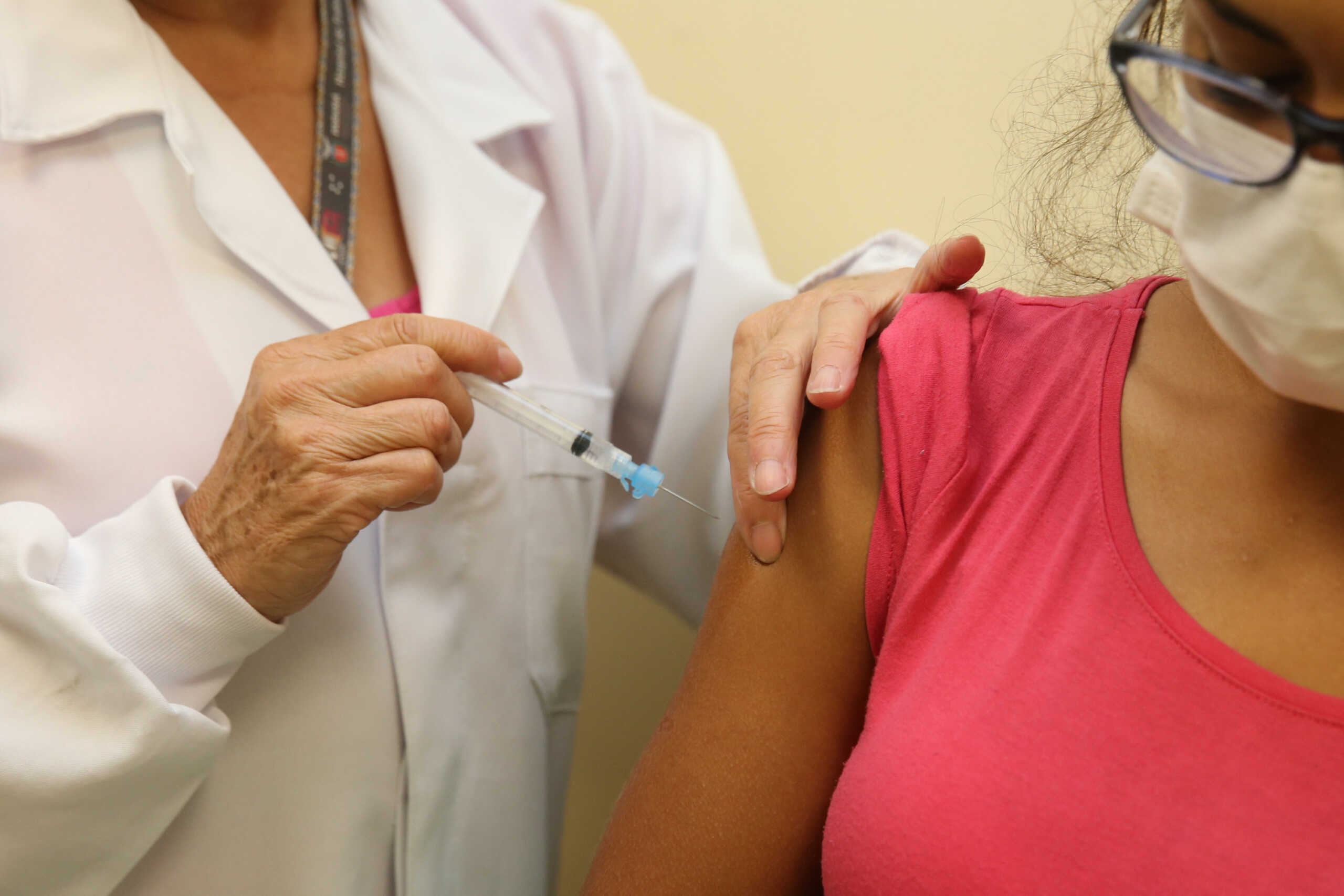Araucária aplicará somente segunda dose nesta terça-feira, 21