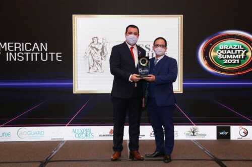 Dicesar Beches & Advogados Associados recebe prêmio da Latin American Quality Institute