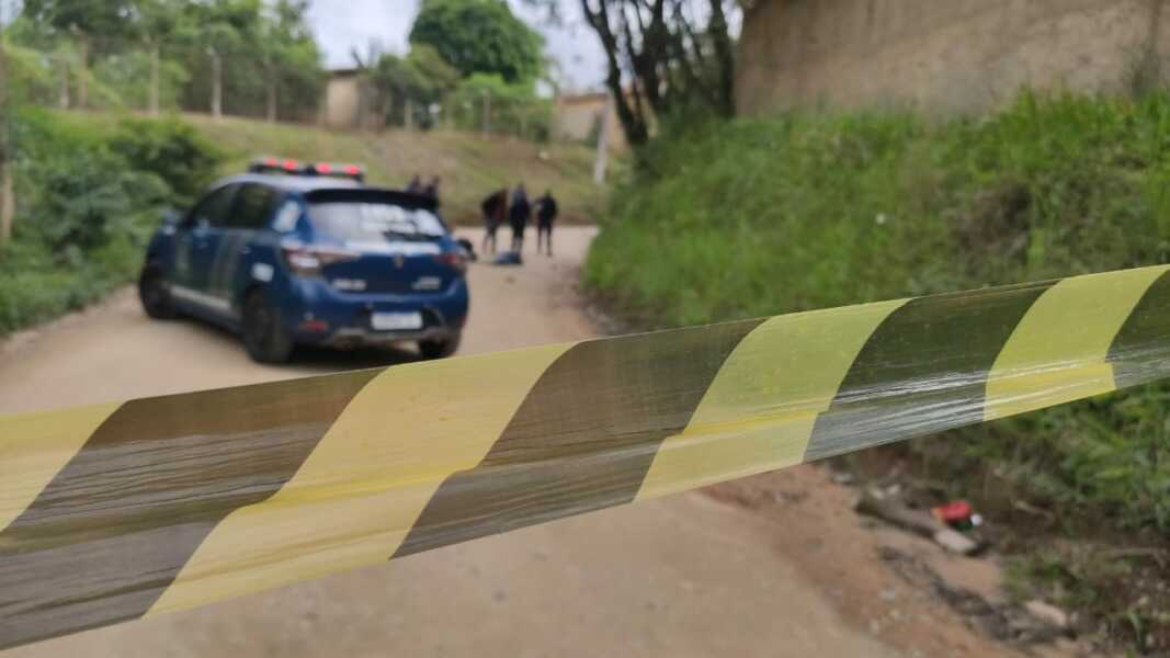 Motociclista é morto com vários tiros de pistola na Estrada dos Tropeiros