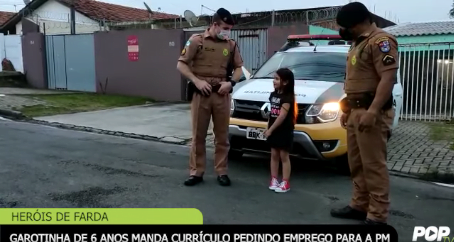 Garotinha de 6 anos manda currículo pedindo emprego para a PM
