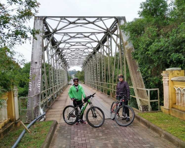 Dupla araucariense conclui pedal pelas 29 cidades da RMC