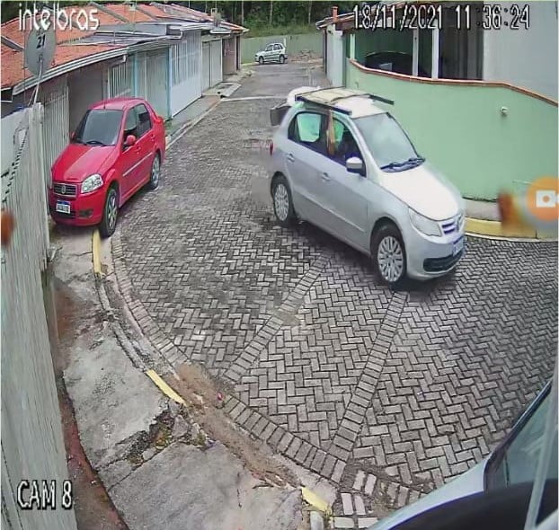 Em plena luz do dia, casal de ladrões rouba condomínio no Campina da Barra, O Popular do Paraná