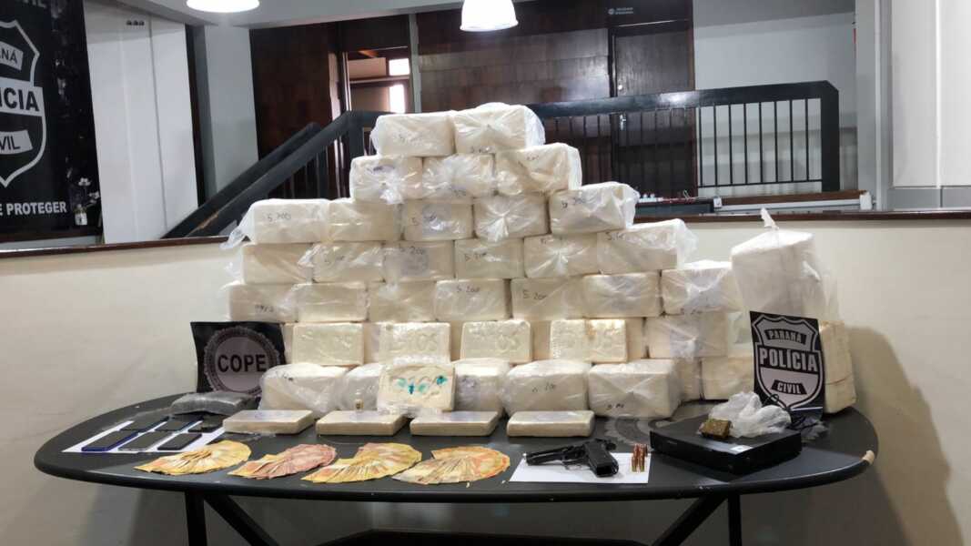 COPE apreende quase 250 kg de cocaína em Araucária. No mercado, droga renderia mais de R$ 25 milhões