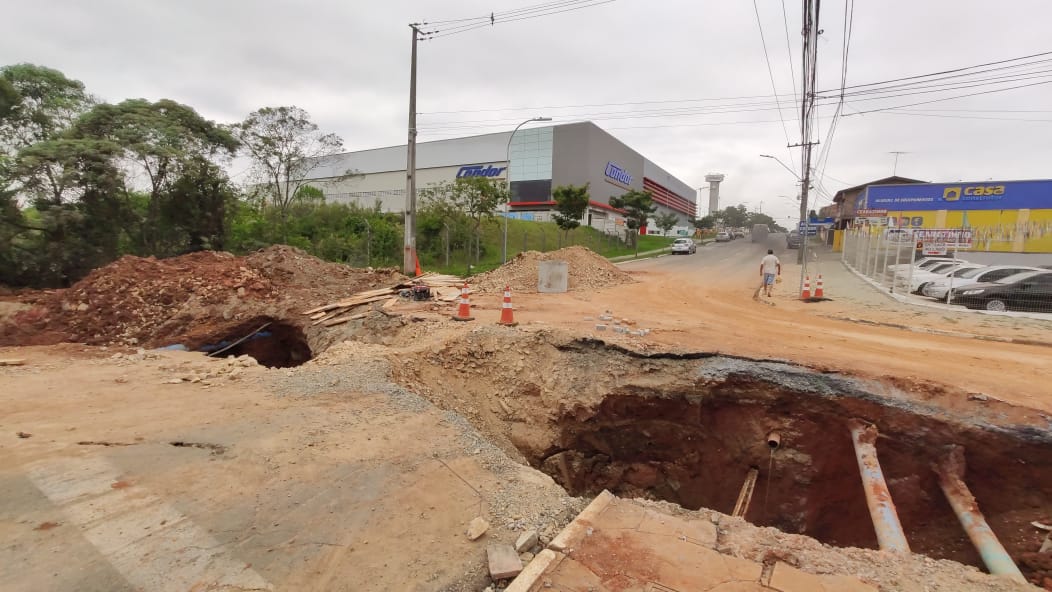 SMOP interdita Avenida Archelau para obra emergencial, mas via será liberada ainda hoje (25/02)