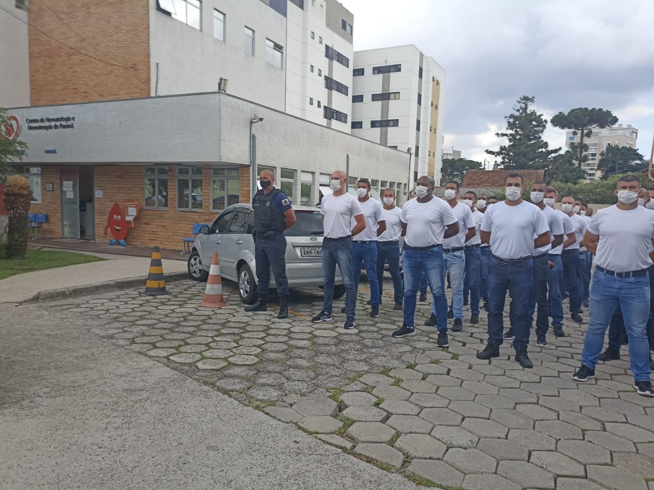 Guarda Municipal de Araucária dá lição de cidadania. Mutirão para doação de sangue conseguiu 64 voluntários