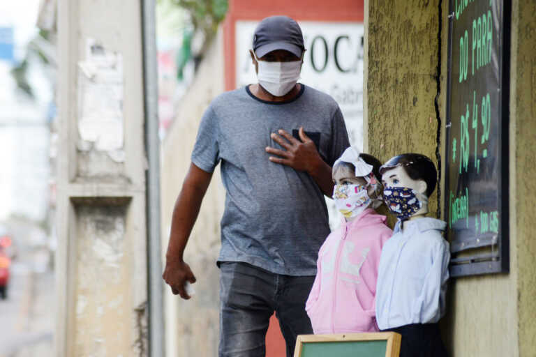 Liberação do uso de máscaras em locais fechados também vale pra Araucária