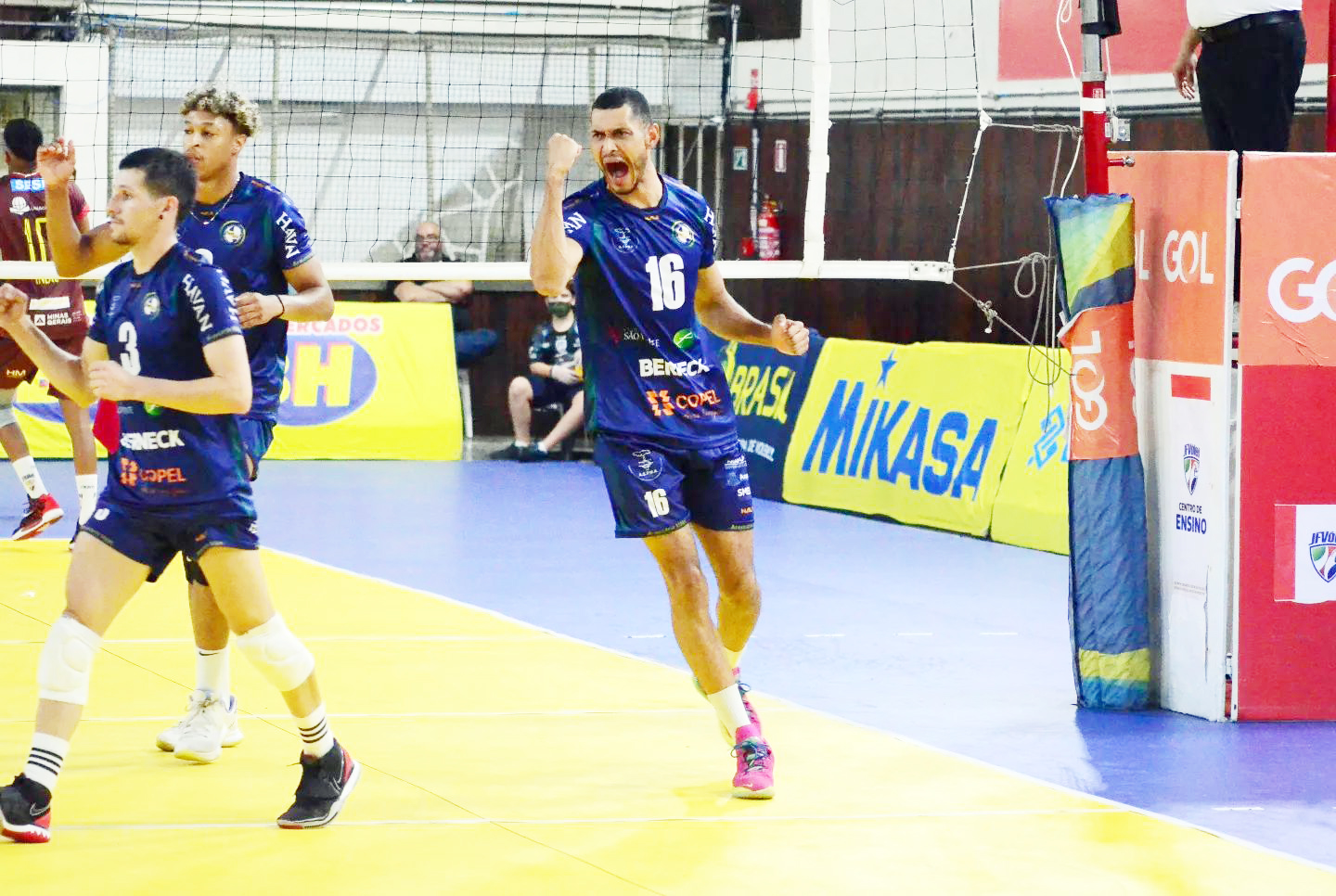 Niterói Vôlei vence o Minas e mantém liderança da Superliga B