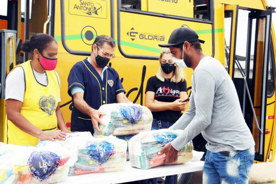 LBV doa cestas básicas para 70 famílias do bairro Capela Velha