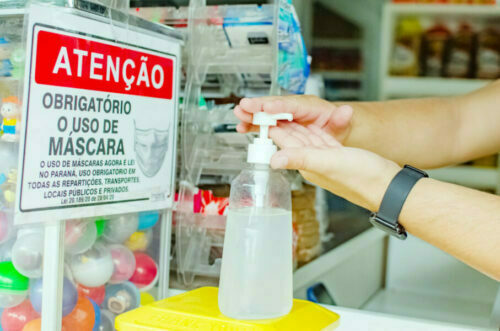 Maioria da população não é a favor da suspensão do uso de máscaras