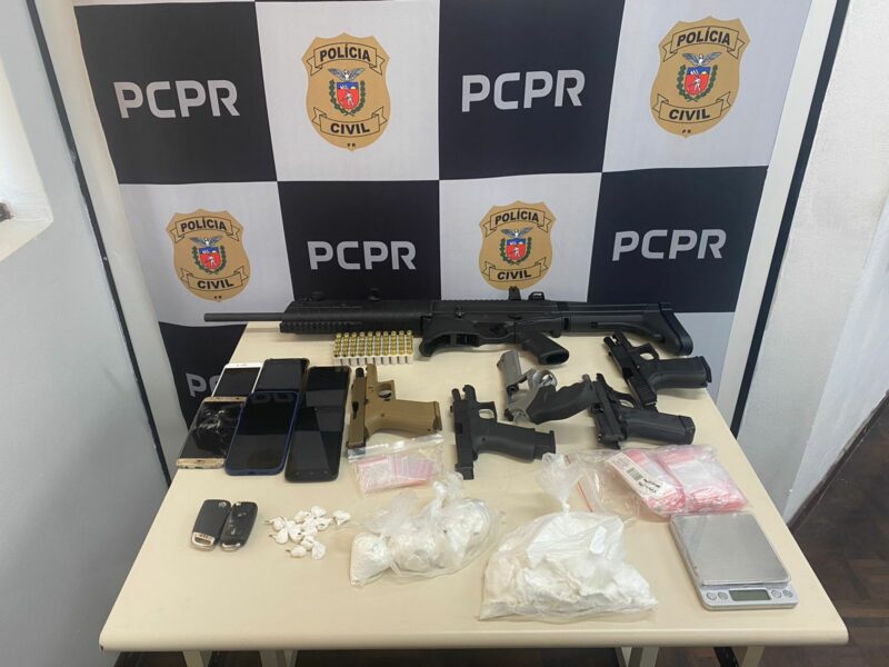 Polícia Civil de Araucária apreende armas e grande quantidade de cocaína