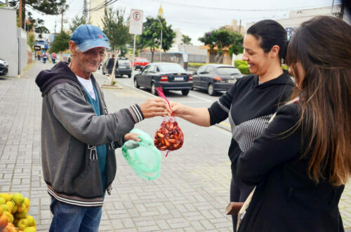 Vendedores de pinhão esperam um lucro menor neste ano