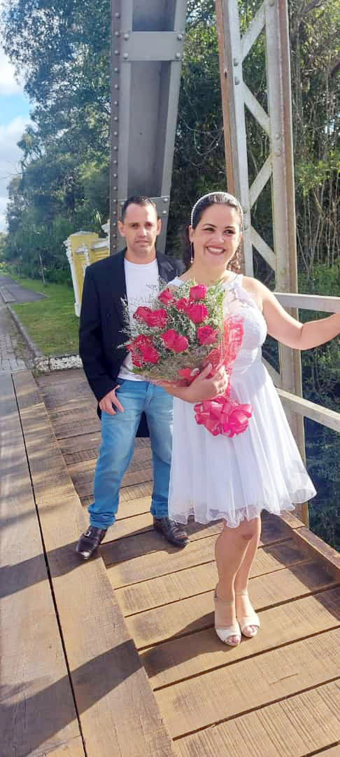 Empresária araucariense é pedida em casamento após superar a Covid-19