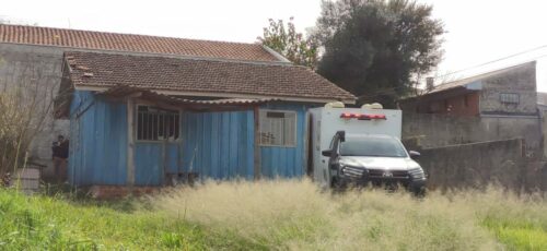 Corpo é encontrado com perfurações de faca em uma casa abandonada no bairro Boqueirão