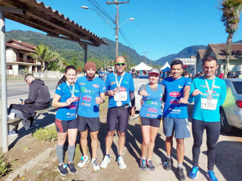 Atletas de Araucária driblaram o frio e fizeram bonito em maratonas