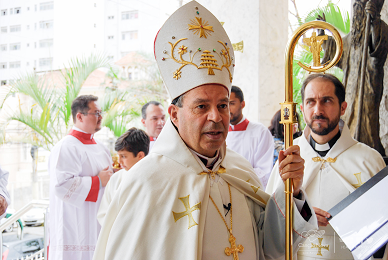 Bispo Maronita D. Edgard Madi vai celebrar missa em Araucária