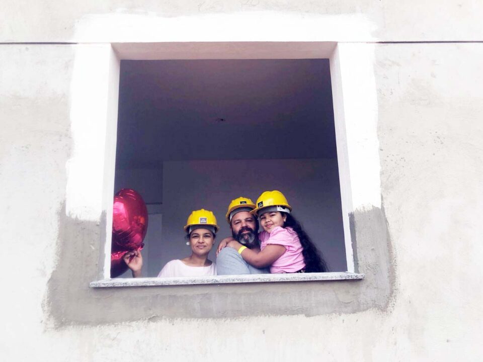 Futuros moradores do Residencial Serena visitam canteiro de obras e ficam impressionados