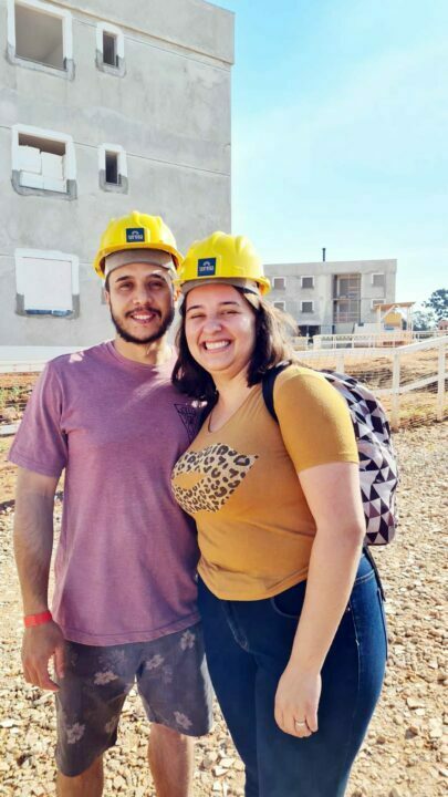 Futuros moradores do Residencial Serena visitam canteiro de obras e ficam impressionados