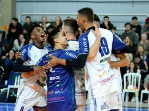 Voleibol masculino de Araucária vence São José dos Pinhais e lidera o Paranaense Adulto