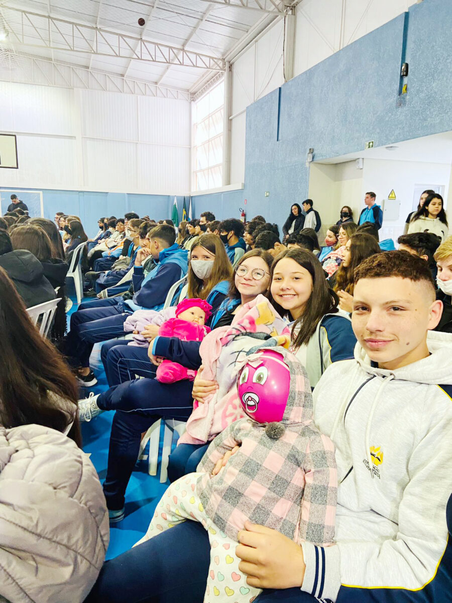 Projeto “Bebê de Arroz” da Colégio Adventista conscientiza estudantes sobre gravidez na adolescência